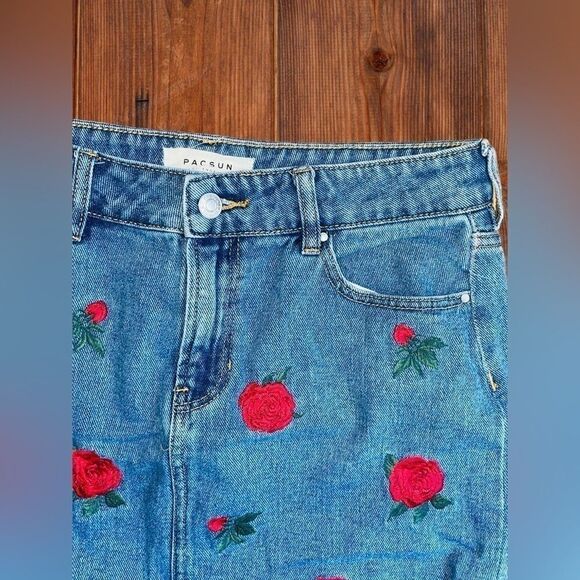 PACSUN Women’s Size 28 Embroidered Medium Wash Denim Mini Skirt • Raw Edge Hem - Picture 3 of 15